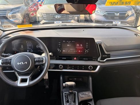 Used 2023 Kia Sportage LX FWD image 15