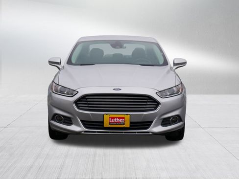 Used 2016 Ford Fusion SE image 2