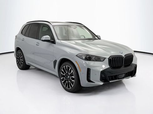 New 2026 BMW X5 xDrive40i w/ M Sport Package AWD/4WD image 3