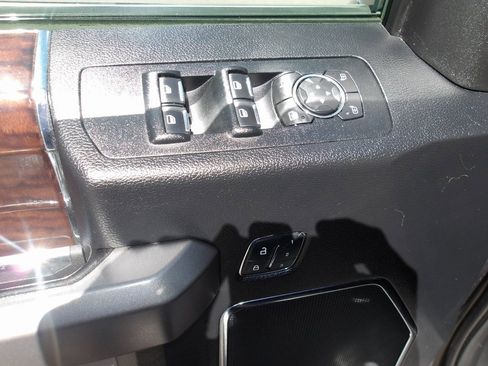 Used 2016 Ford F150 Platinum w/ Equipment Group 701A Luxury image 13