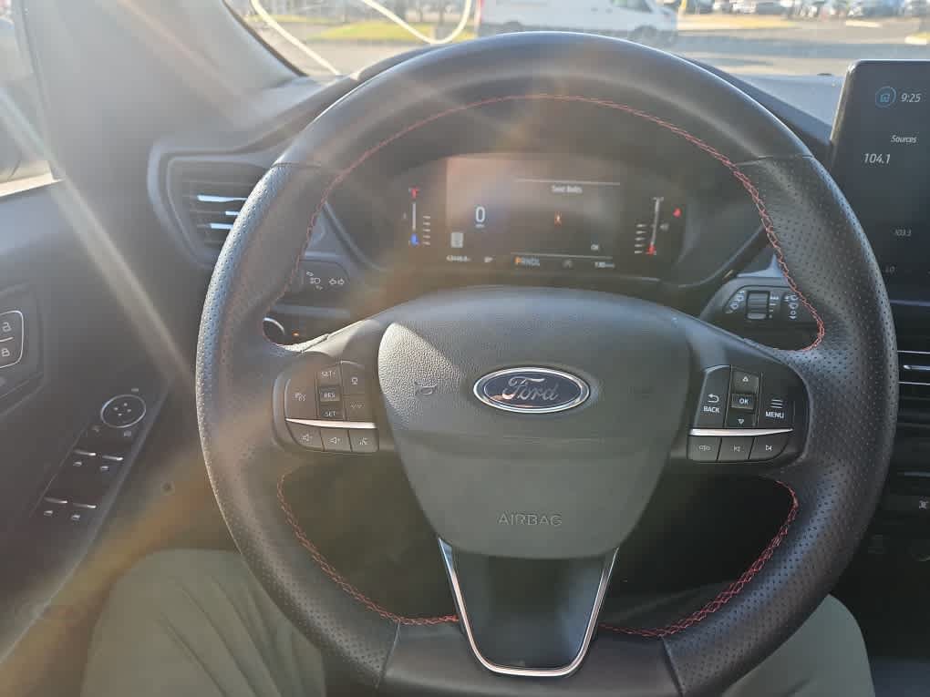 Used 2023 Ford Escape ST-Line w/ Tech Pack #1 FWD image 15