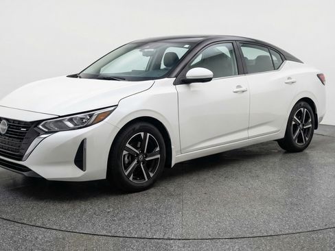 Used 2025 Nissan Sentra SV FWD image 3