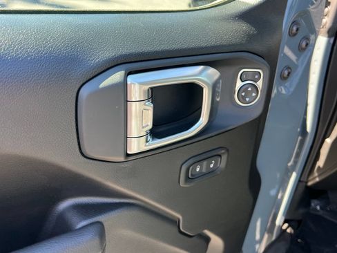 New 2026 Jeep Gladiator Sport AWD/4WD image 19