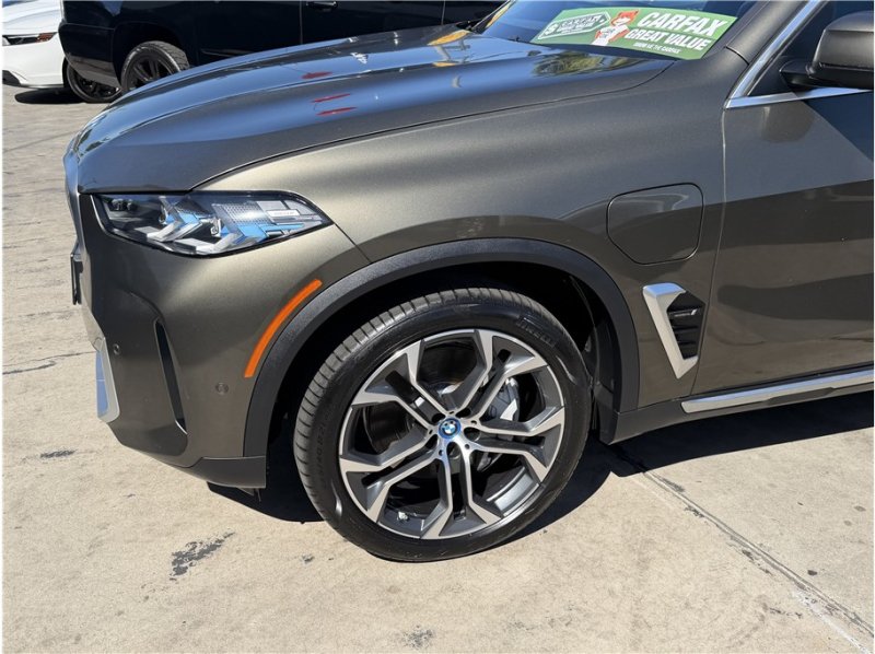 Used 2024 BMW X5 xDrive50e w/ Premium Package AWD/4WD image 11