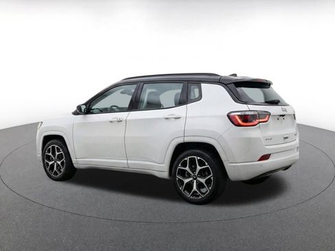 Used 2025 Jeep Compass Limited AWD/4WD image 5