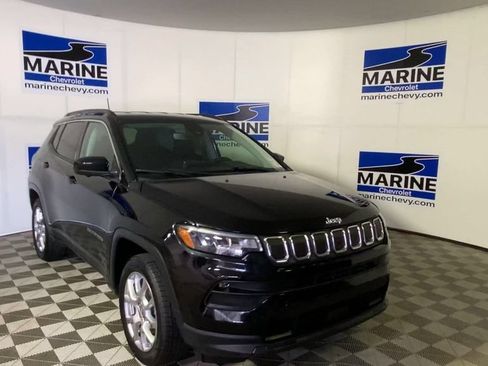 Used 2022 Jeep Compass Latitude AWD/4WD image 4