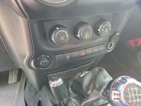 Used 2017 Jeep Wrangler Sport w/ Quick Order Package 23S AWD/4WD image 19