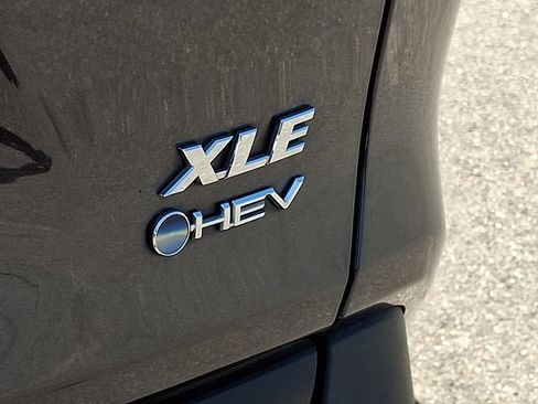 Used 2025 Toyota RAV4 XLE AWD/4WD image 30