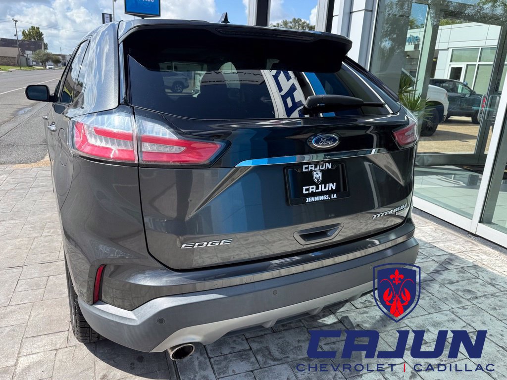Used 2019 Ford Edge Titanium w/ Equipment Group 301A FWD image 3