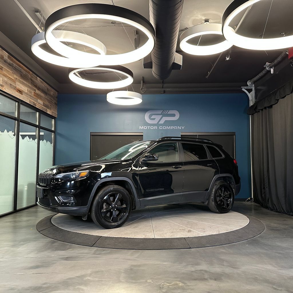 Used 2019 Jeep Cherokee Latitude Plus AWD/4WD image 7