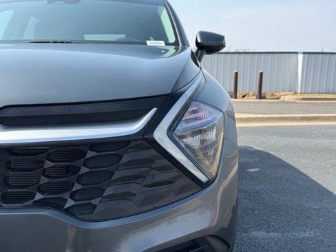 Used 2023 Kia Sportage LX image 6