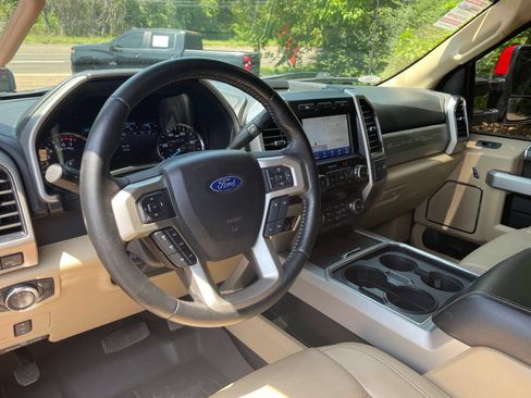 Used 2021 Ford F250 Lariat w/ Lariat Value Package AWD/4WD image 29