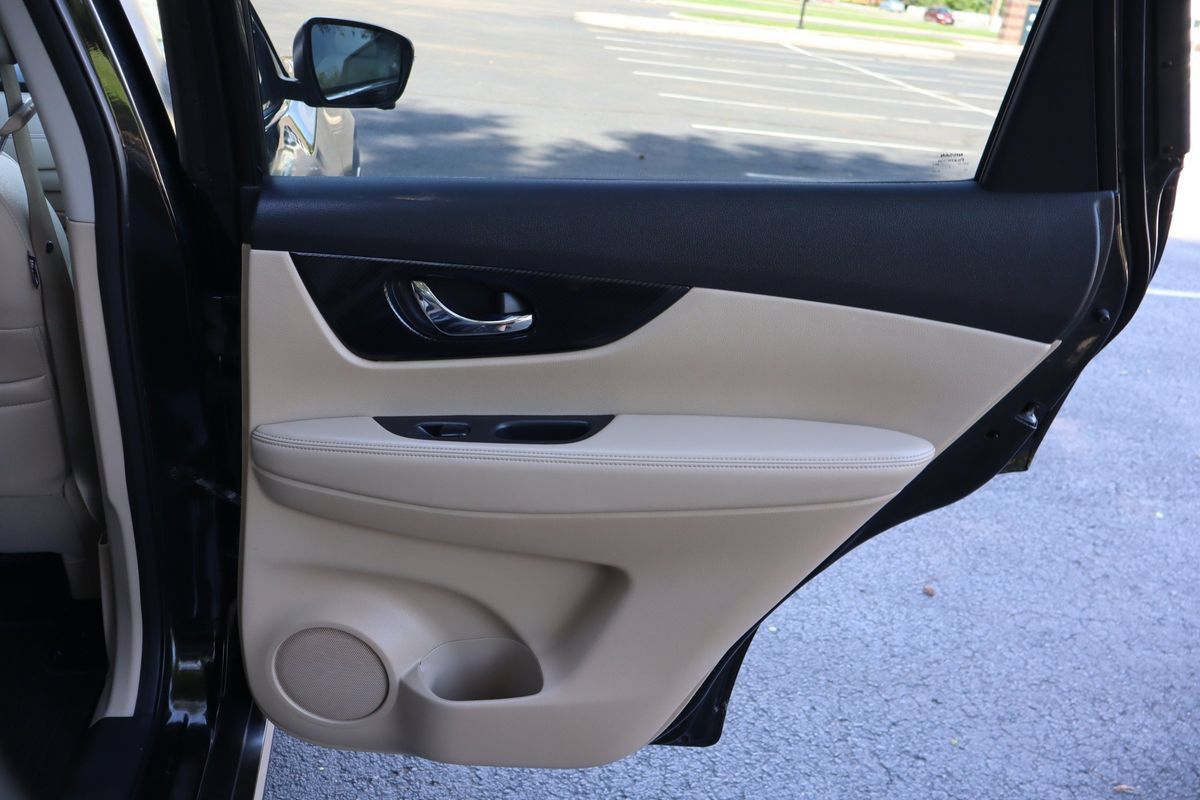 Used 2019 Nissan Rogue SL w/ Premium Package AWD/4WD image 25