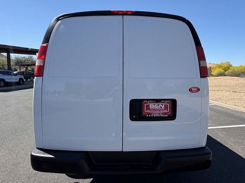 Used 2017 Chevrolet Express 2500 image 28