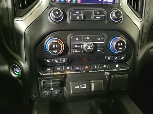 Used 2019 Chevrolet Silverado 1500 LTZ image 18