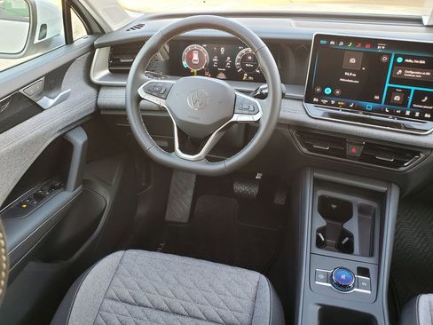 New 2026 Volkswagen Tiguan S FWD image 11