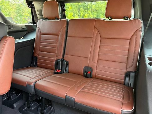 Used 2024 GMC Yukon Denali Ultimate AWD/4WD image 39