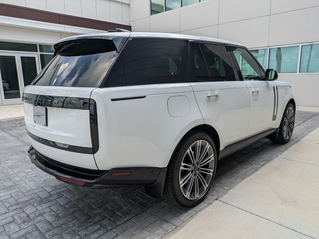 New 2026 Land Rover Range Rover SE AWD/4WD image 4