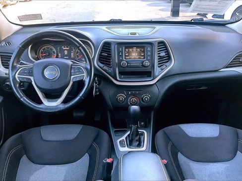 Used 2015 Jeep Cherokee Sport image 14