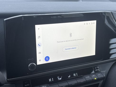 Used 2025 Toyota Camry SE image 16