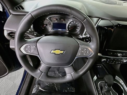Used 2023 Chevrolet Traverse LT FWD image 19