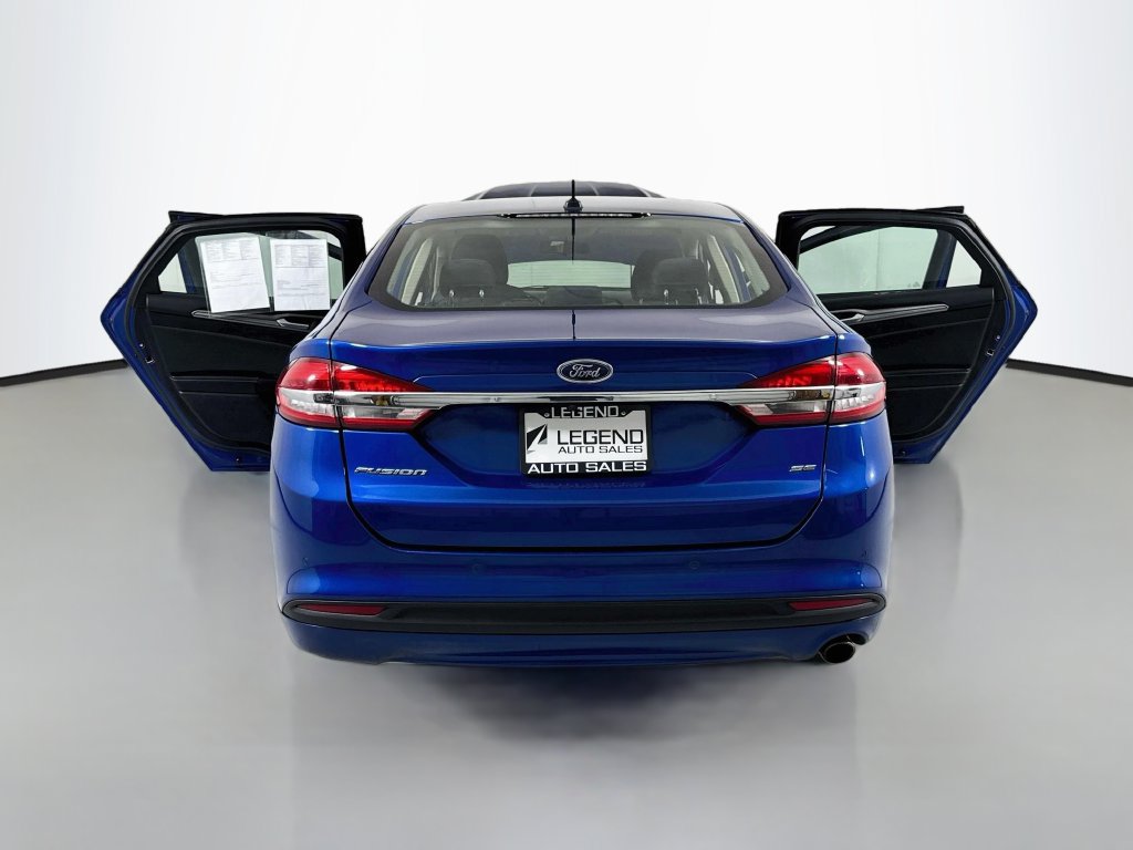 Used 2017 Ford Fusion SE FWD image 22