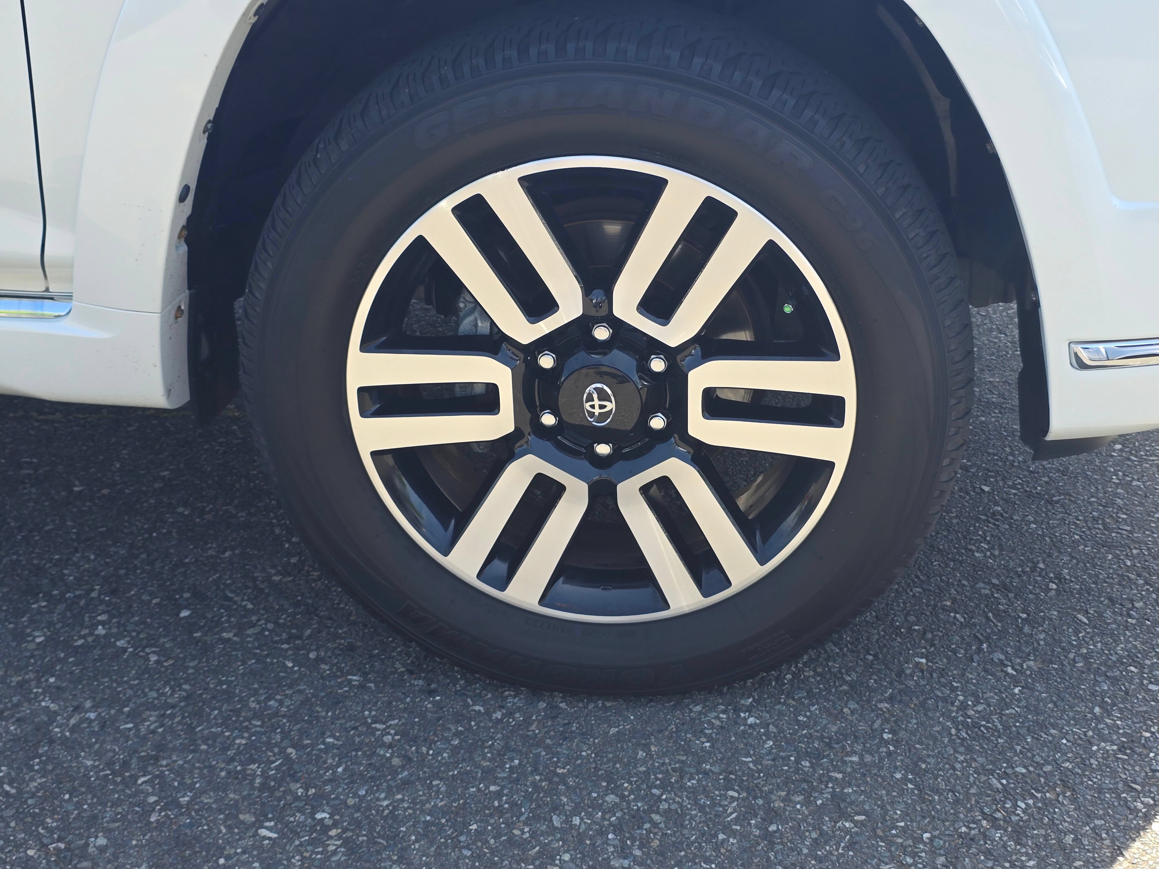 Used 2023 Toyota 4Runner Limited AWD/4WD image 9