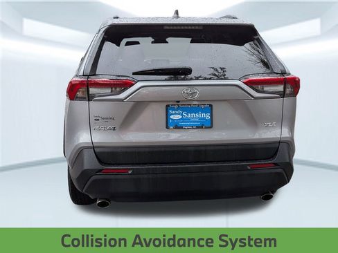 Used 2023 Toyota RAV4 XLE w/ Convenience Package image 5