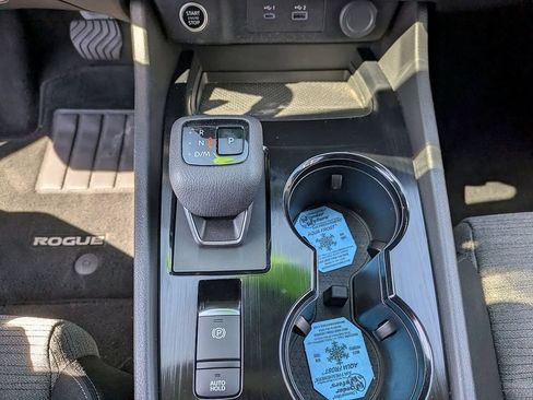 Used 2023 Nissan Rogue SV AWD/4WD image 18