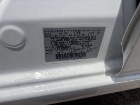 Used 2025 Nissan Versa SV FWD image 27