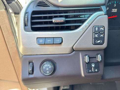 Used 2018 GMC Yukon Denali w/ Denali Ultimate Package RWD image 20