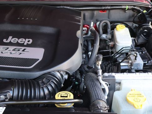 Used 2013 Jeep Wrangler Sport AWD/4WD image 34