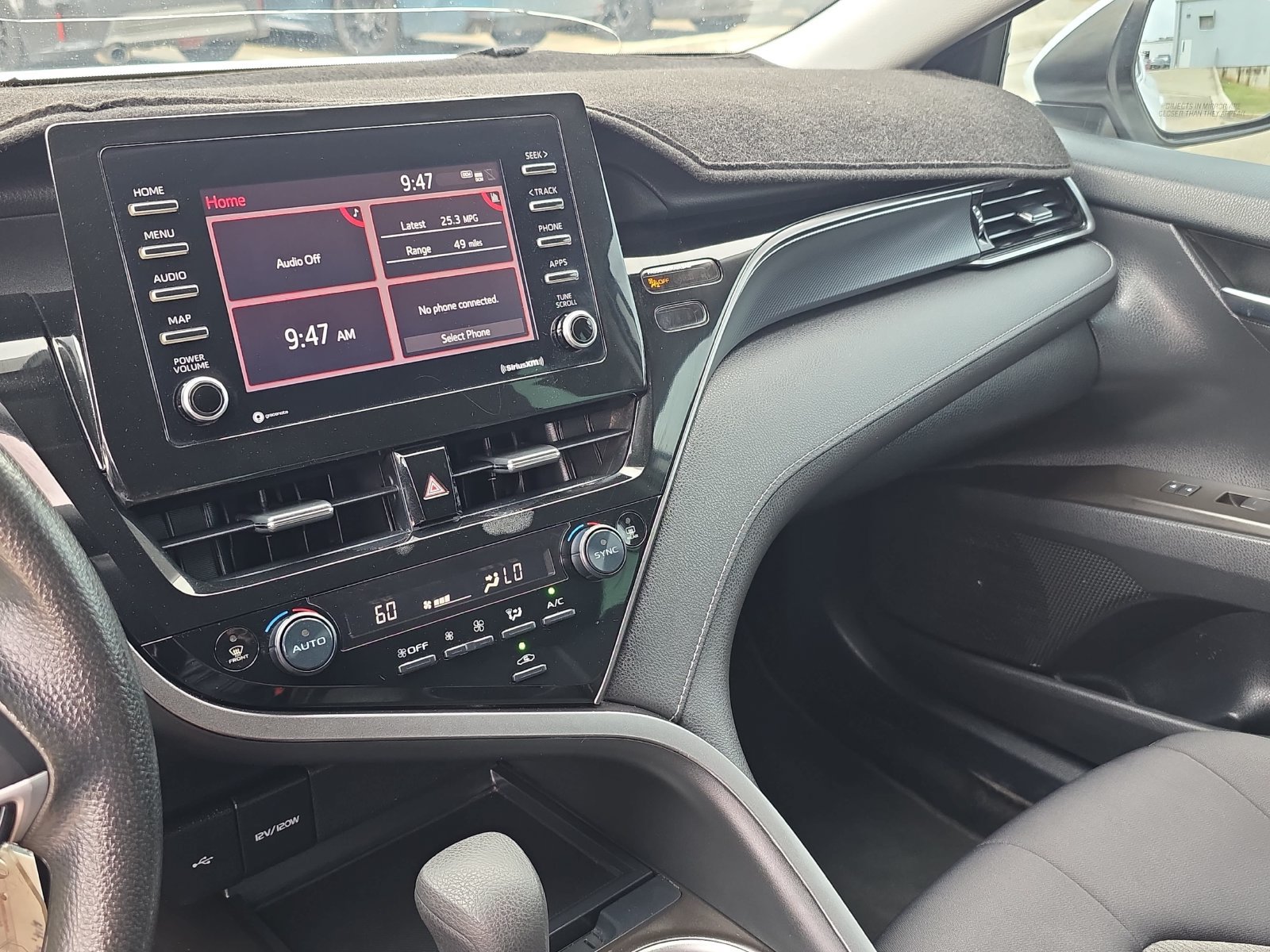 Used 2022 Toyota Camry LE w/ Carpet Mat Package (TMS) FWD image 17