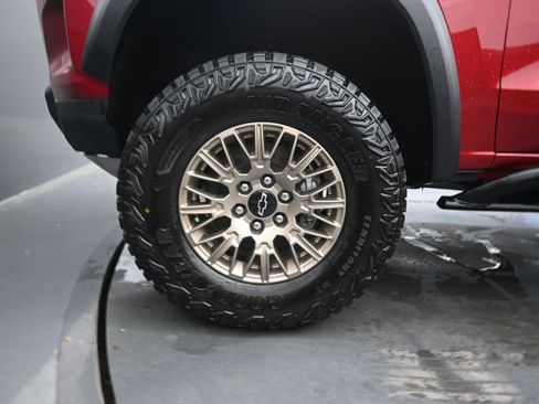 New 2026 Chevrolet Colorado ZR2 w/ Technology Package AWD/4WD image 11