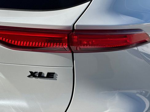 Used 2024 Toyota Venza Nightshade image 26