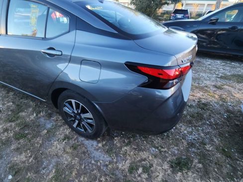 Used 2025 Nissan Versa SV image 6