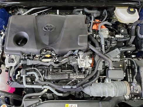 Used 2025 Toyota Camry XSE image 31