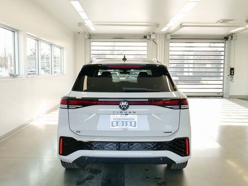 New 2026 Volkswagen Tiguan SE R-Line image 5