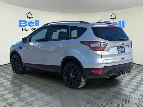 Used 2017 Ford Escape Titanium image 3