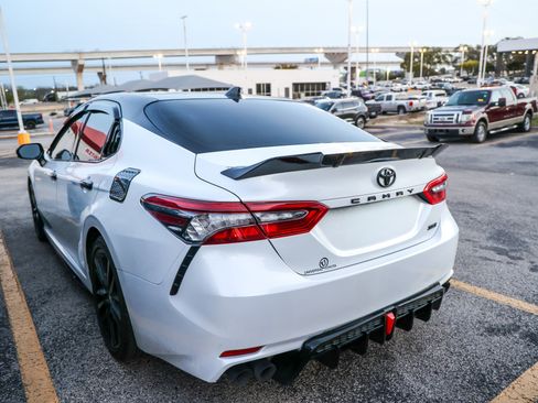 Used 2023 Toyota Camry XSE image 8