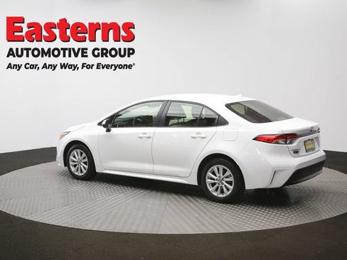 Used 2024 Toyota Corolla LE w/ LE Convenience Package FWD image 62