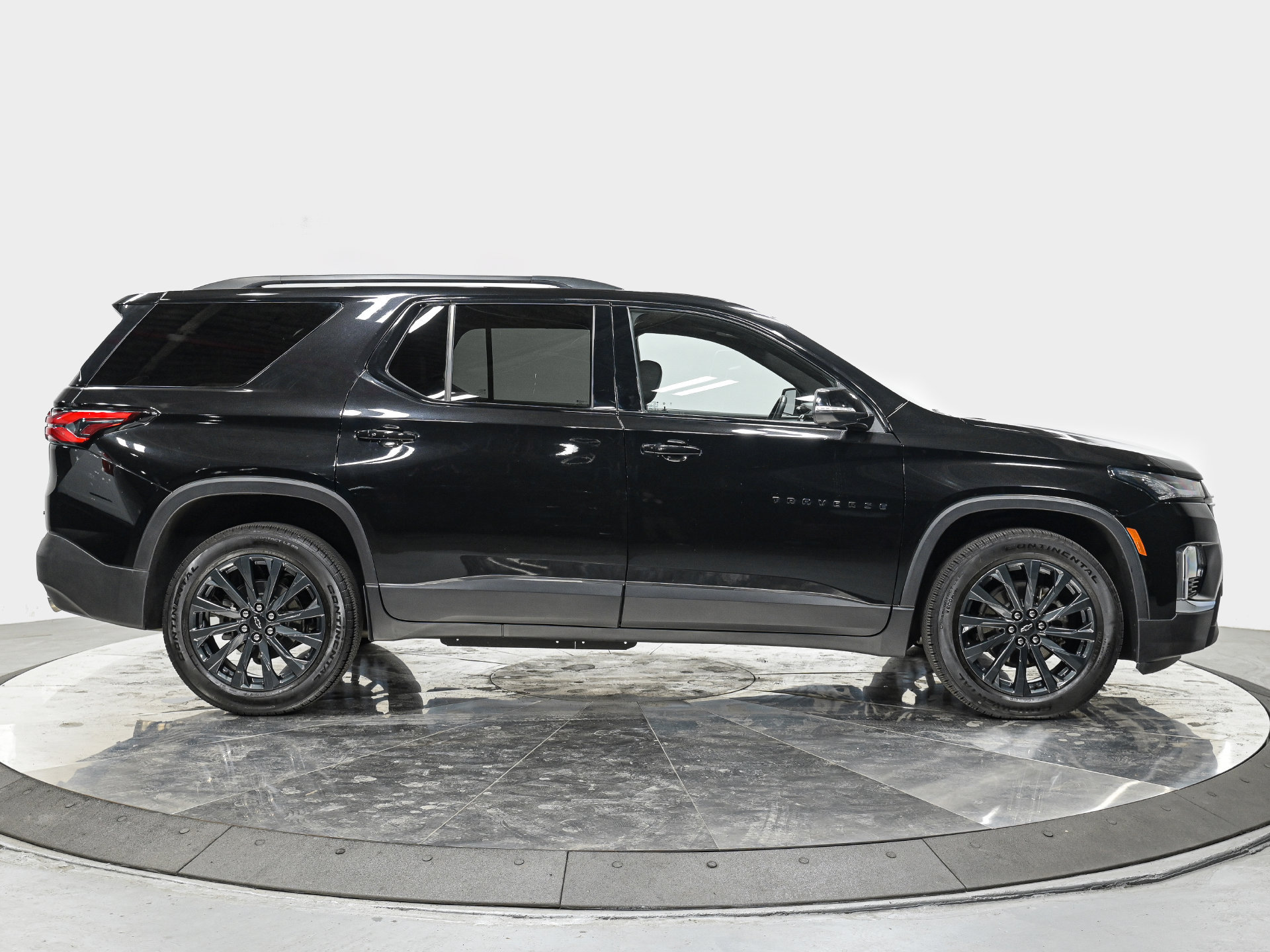 Used 2023 Chevrolet Traverse RS w/ LPO, Floor Liner Package AWD/4WD image 8