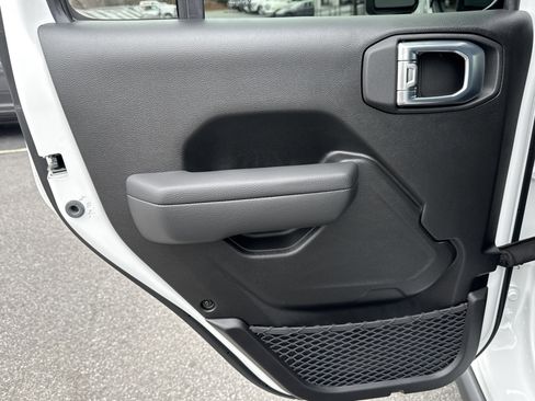 New 2026 Jeep Wrangler Unlimited Rubicon image 26