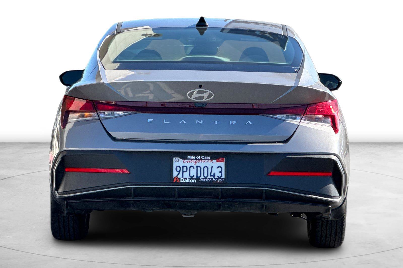 Used 2024 Hyundai Elantra SEL FWD image 5