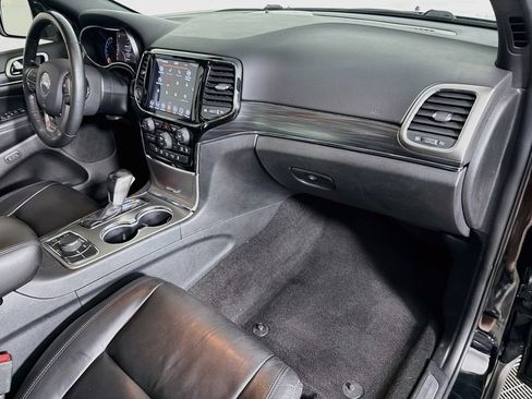 Used 2020 Jeep Grand Cherokee Limited AWD/4WD image 29