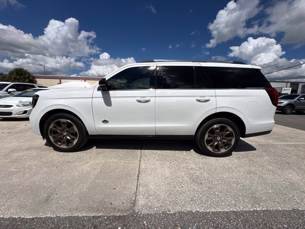Used 2025 Ford Expedition King Ranch AWD/4WD image 6