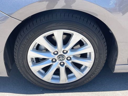 Used 2018 Toyota Camry LE FWD image 5