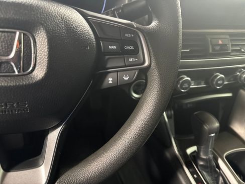 Used 2018 Honda Accord EX image 26