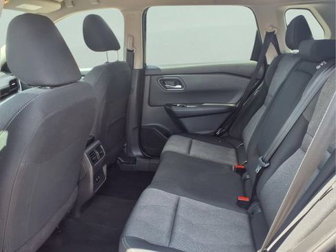 Used 2024 Nissan Rogue SV AWD/4WD image 18