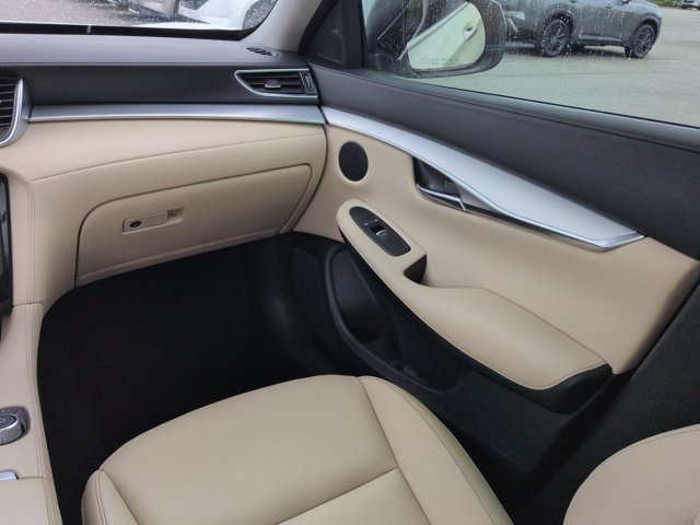 Used 2020 INFINITI QX50 Luxe w/ Navigation Package FWD image 18